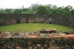 http://vietlandmarks.com/upload/1350973163508636ebc548c.jpg.thumb