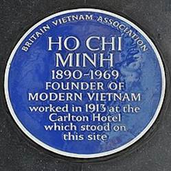 https://upload.wikimedia.org/wikipedia/commons/thumb/9/98/Blue_plaque_Ho_Chi_Minh%2C_Haymarket%2C_London.jpg/220px-Blue_plaque_Ho_Chi_Minh%2C_Haymarket%2C_London.jpg