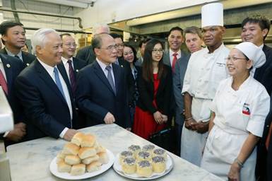 Chu tich Quoc hoi tham noi Bac Ho song va lam viec o Boston hinh anh 1